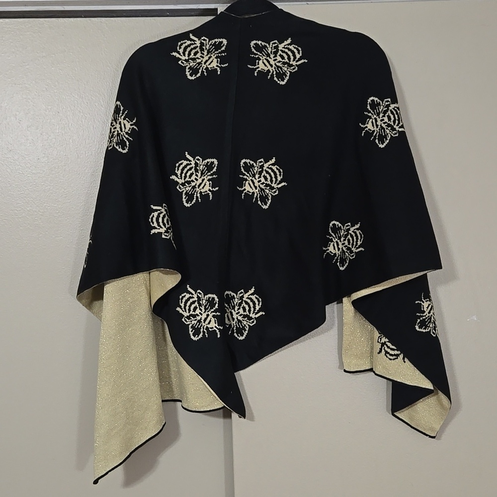 Top It Off Black and Gold Open Front Wrap with Bee Design One Size - Picture 4 of 5